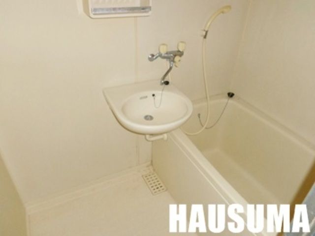 【バス】　浴室　※反転部屋参考画像