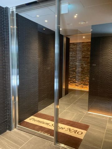 �y�G���g�����X�z�@