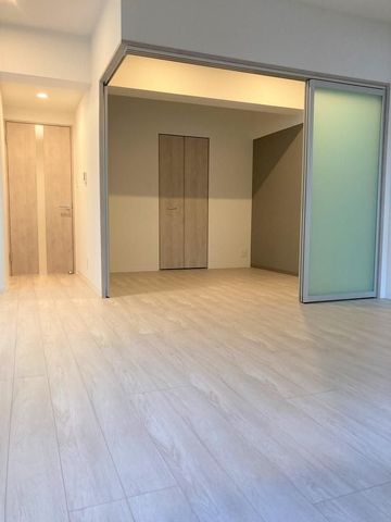 �y���ԁE���r���O�z�@