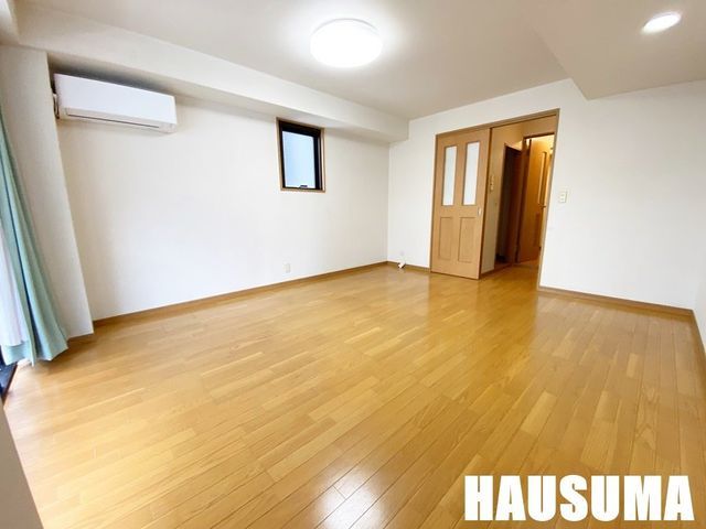 �y���̑������E�X�y�[�X�z�@���r���O/����