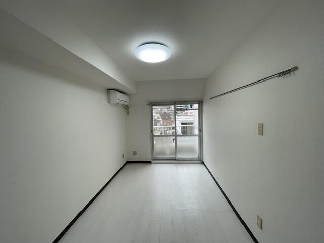 �y���ԁE���r���O�z�@