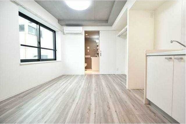 �y���ԁE���r���O�z�@