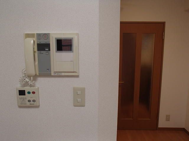 �y���ԁE���r���O�z�@