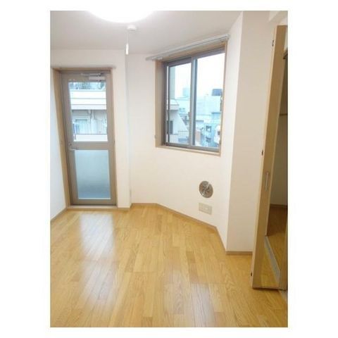 �y���ԁE���r���O�z�@