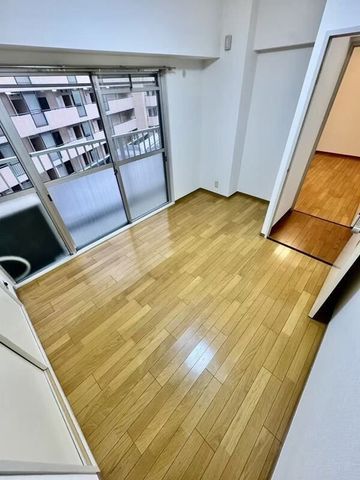 �y���ԁE���r���O�z�@