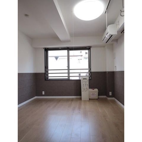 �y���ԁE���r���O�z�@