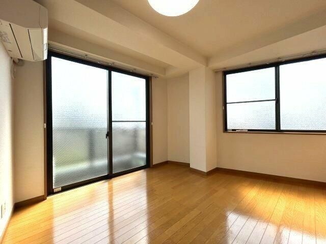 �y���ԁE���r���O�z�@