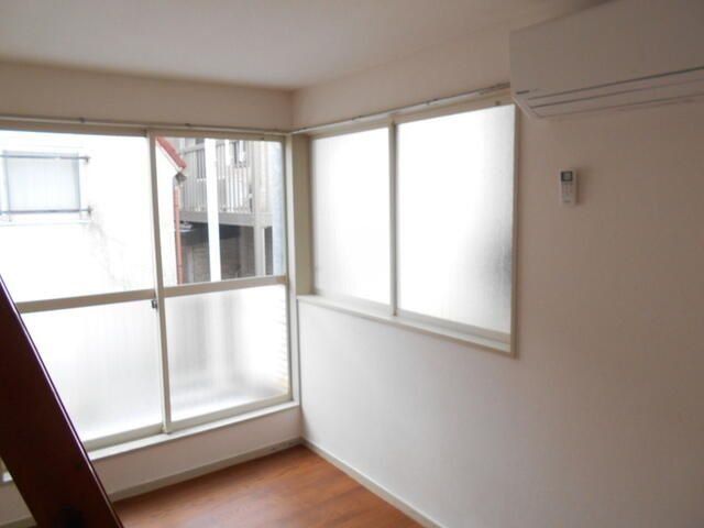 �y���ԁE���r���O�z�@