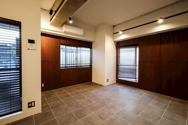 �y���ԁE���r���O�z�@