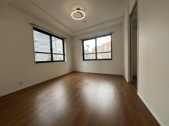 �y���ԁE���r���O�z�@