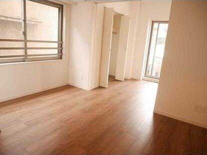 �y���ԁE���r���O�z�@