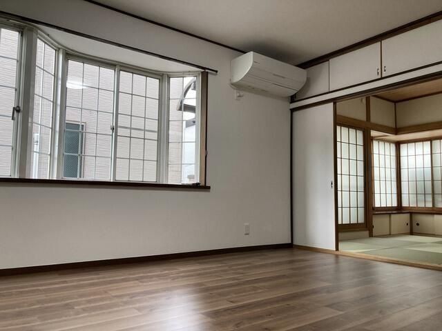 �y���ԁE���r���O�z�@