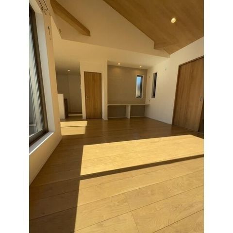 �y���ԁE���r���O�z�@