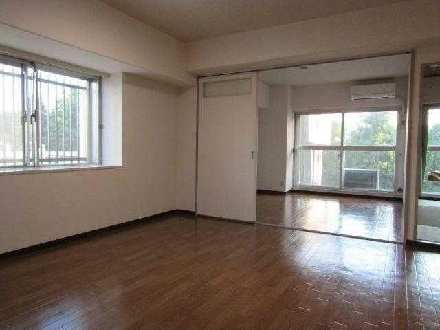 �y���ԁE���r���O�z�@