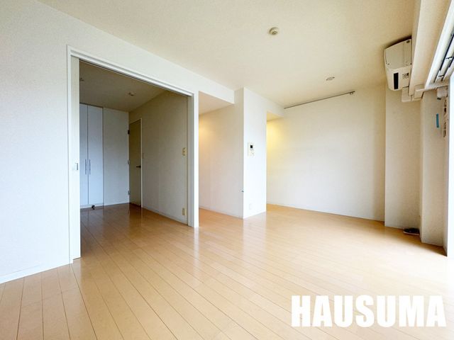 �y�����E���r���O�z�@