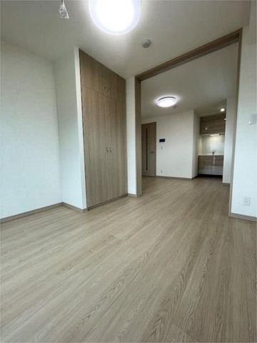 �y���ԁE���r���O�z�@