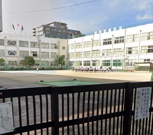 �y���Ӂz�@�r��旧��召�w�Z �k��6���B 470m