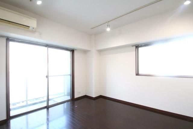 �y���ԁE���r���O�z�@