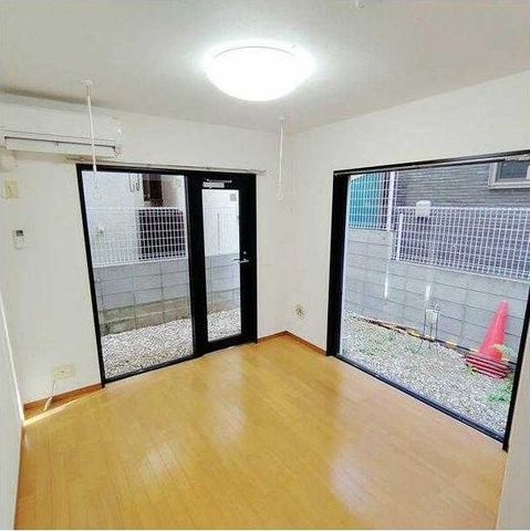�y���ԁE���r���O�z�@