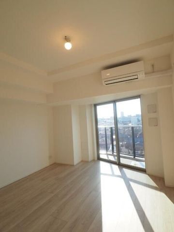 �y���ԁE���r���O�z�@