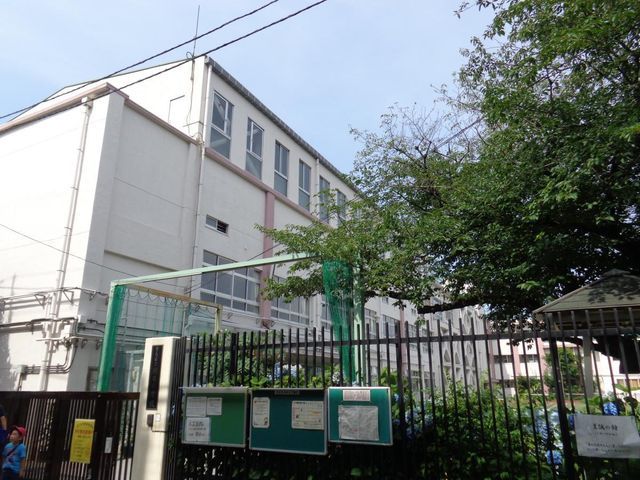 �y���Ӂz�@�L���旧�������w�Z �k��4���B 270m