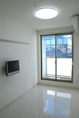 �y���ԁE���r���O�z�@