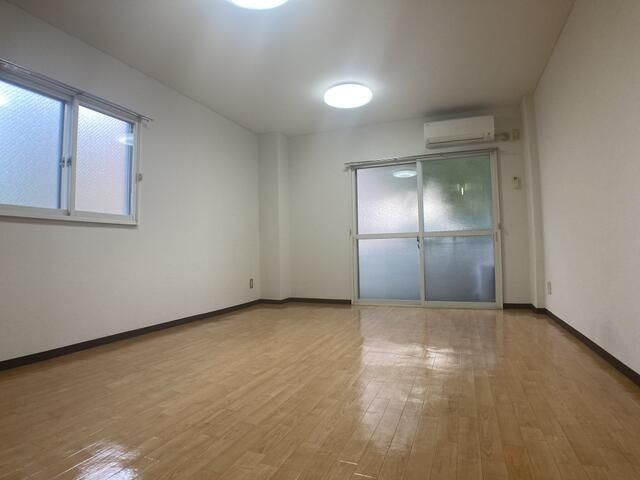 �y���ԁE���r���O�z�@