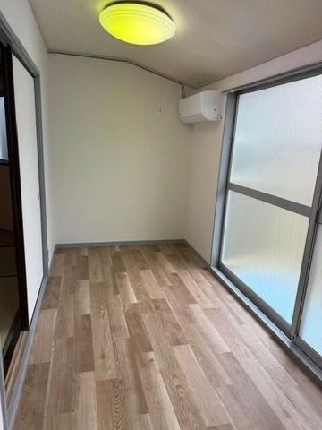 �y���ԁE���r���O�z�@