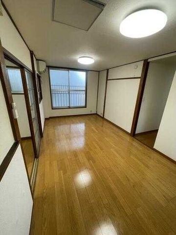 �y���ԁE���r���O�z�@