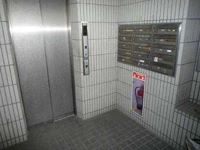 �y�n�}�z�@