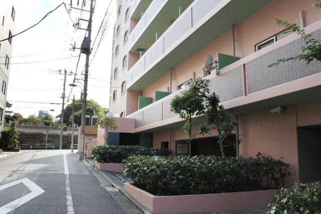 �y�G���g�����X�z�@