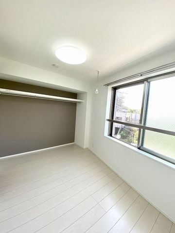 �y���ԁE���r���O�z�@