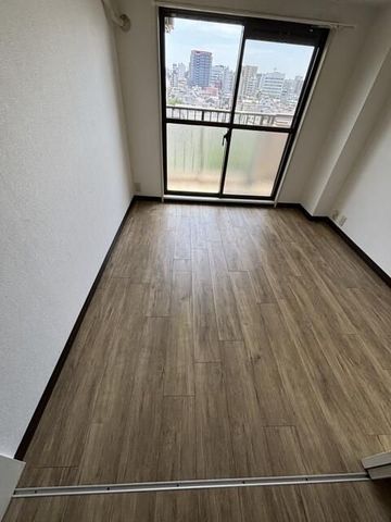 �y���ԁE���r���O�z�@