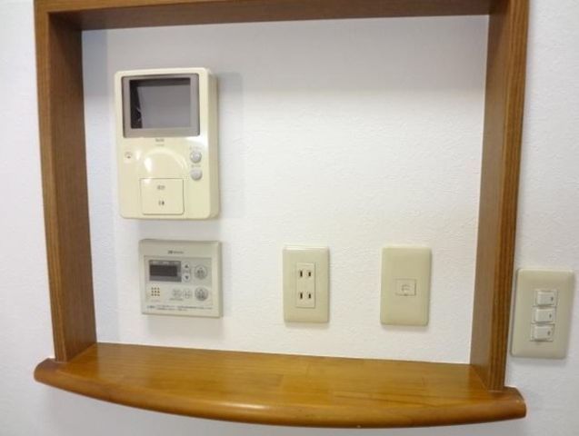 �y���̑��ݔ��z�@���j�^�[�t�C���^�[�z��