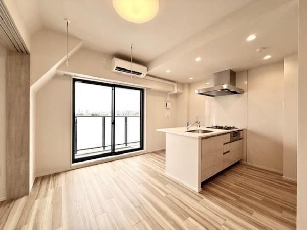 �y���ԁE���r���O�z�@