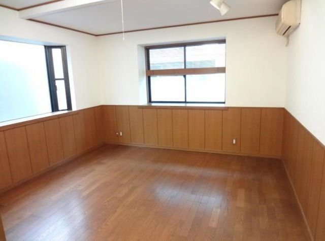 �y���ԁE���r���O�z�@����