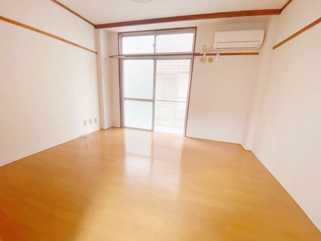 �y���ԁE���r���O�z�@