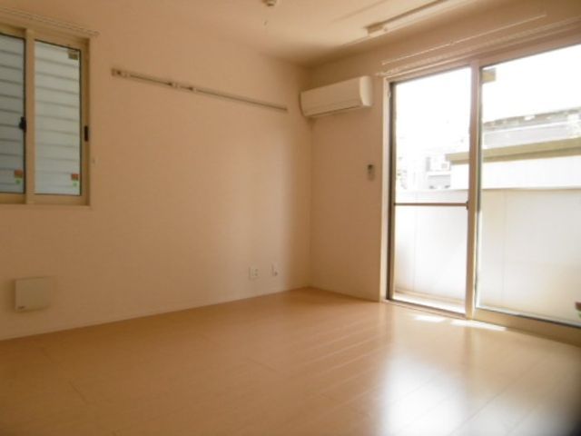 �y���ԁE���r���O�z�@