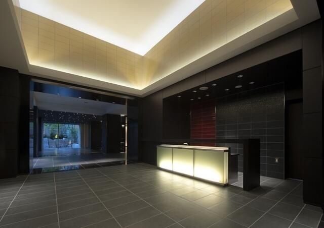 �y�G���g�����X�z�@