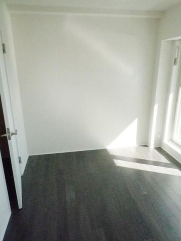 �y���ԁE���r���O�z�@