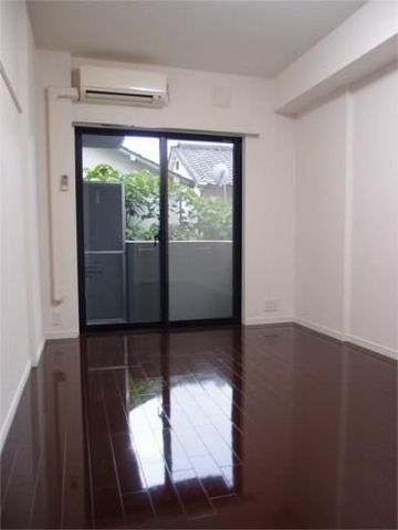 �y���ԁE���r���O�z�@