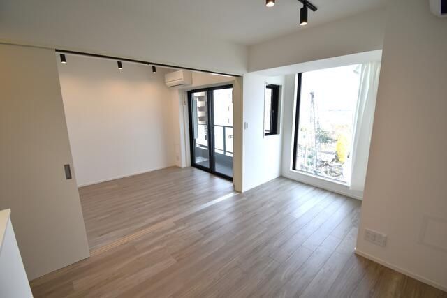 �y���ԁE���r���O�z�@