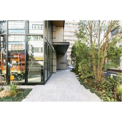 �y�G���g�����X�z�@