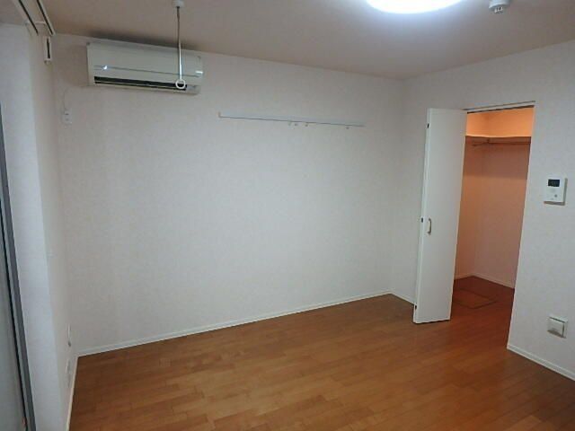 �y���̑��ݔ��z�@