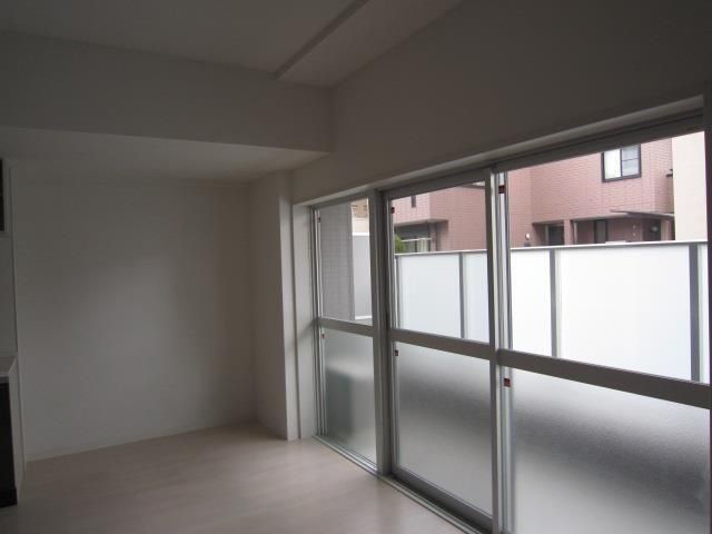 �y���ԁE���r���O�z�@