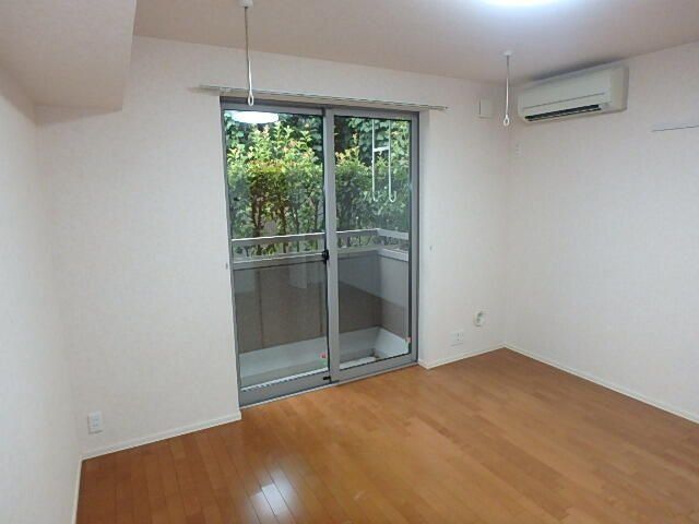 �y���ԁE���r���O�z�@